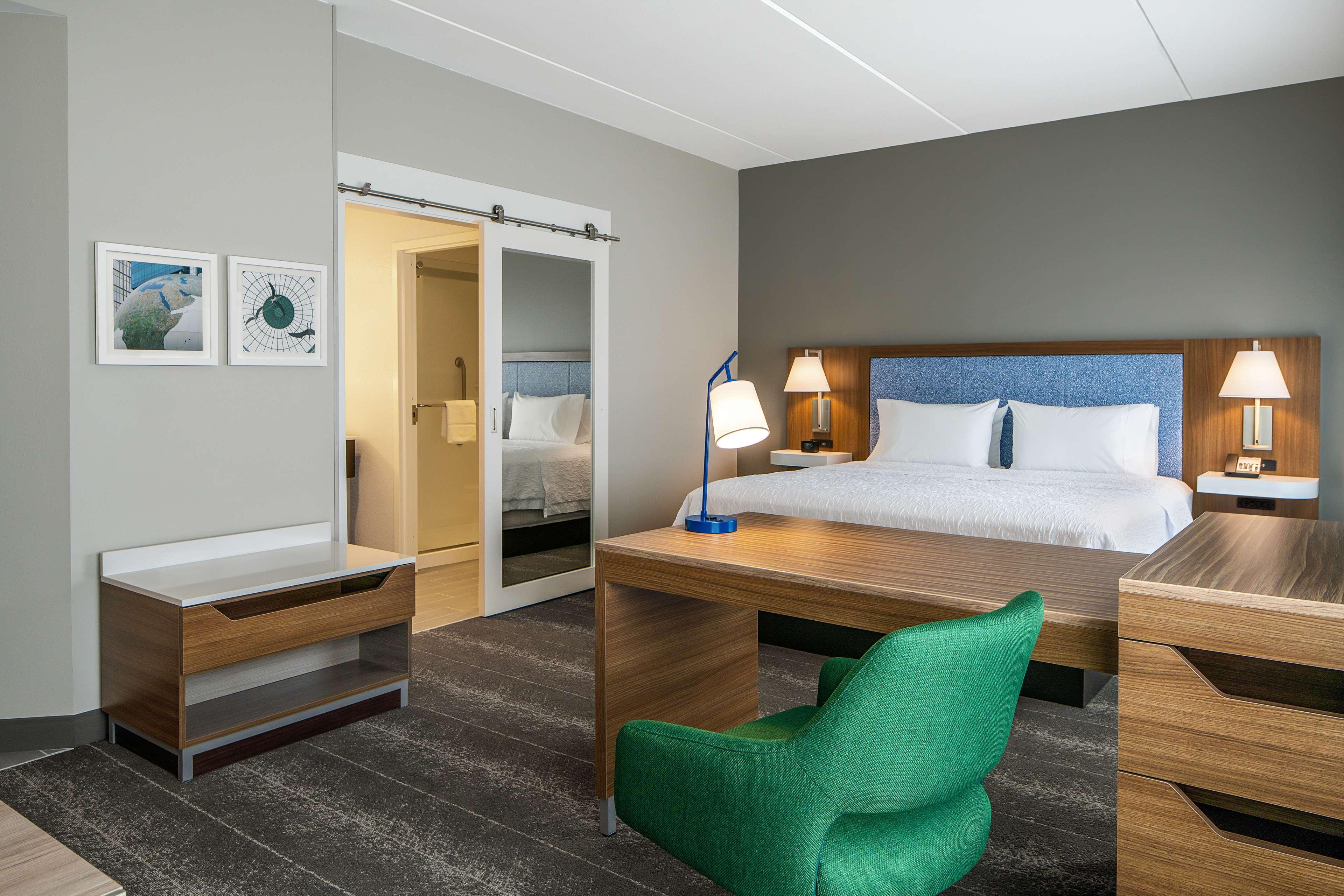 Hampton Inn & Suites Raleigh Midtown, Nc Екстер'єр фото