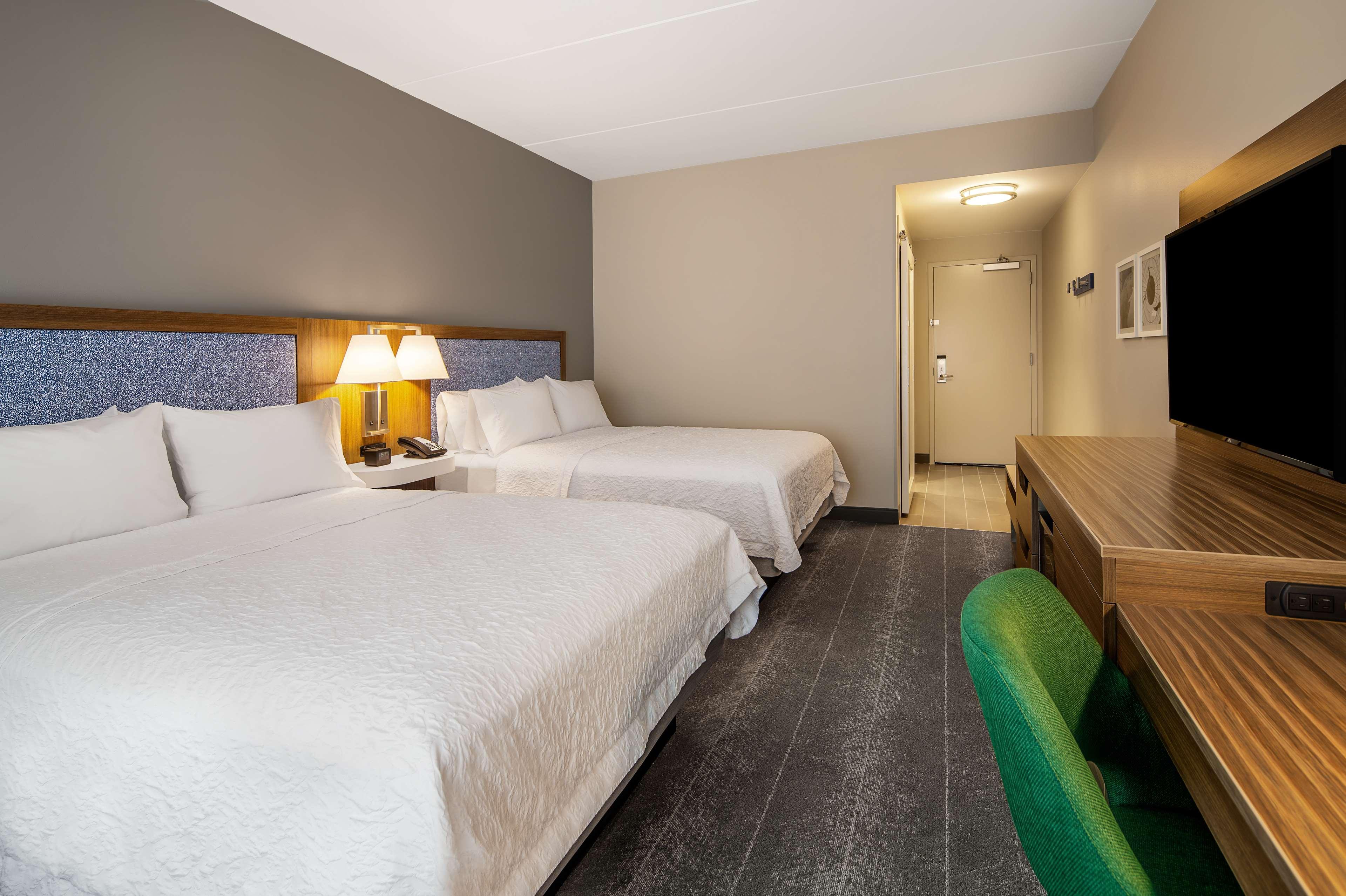 Hampton Inn & Suites Raleigh Midtown, Nc Екстер'єр фото