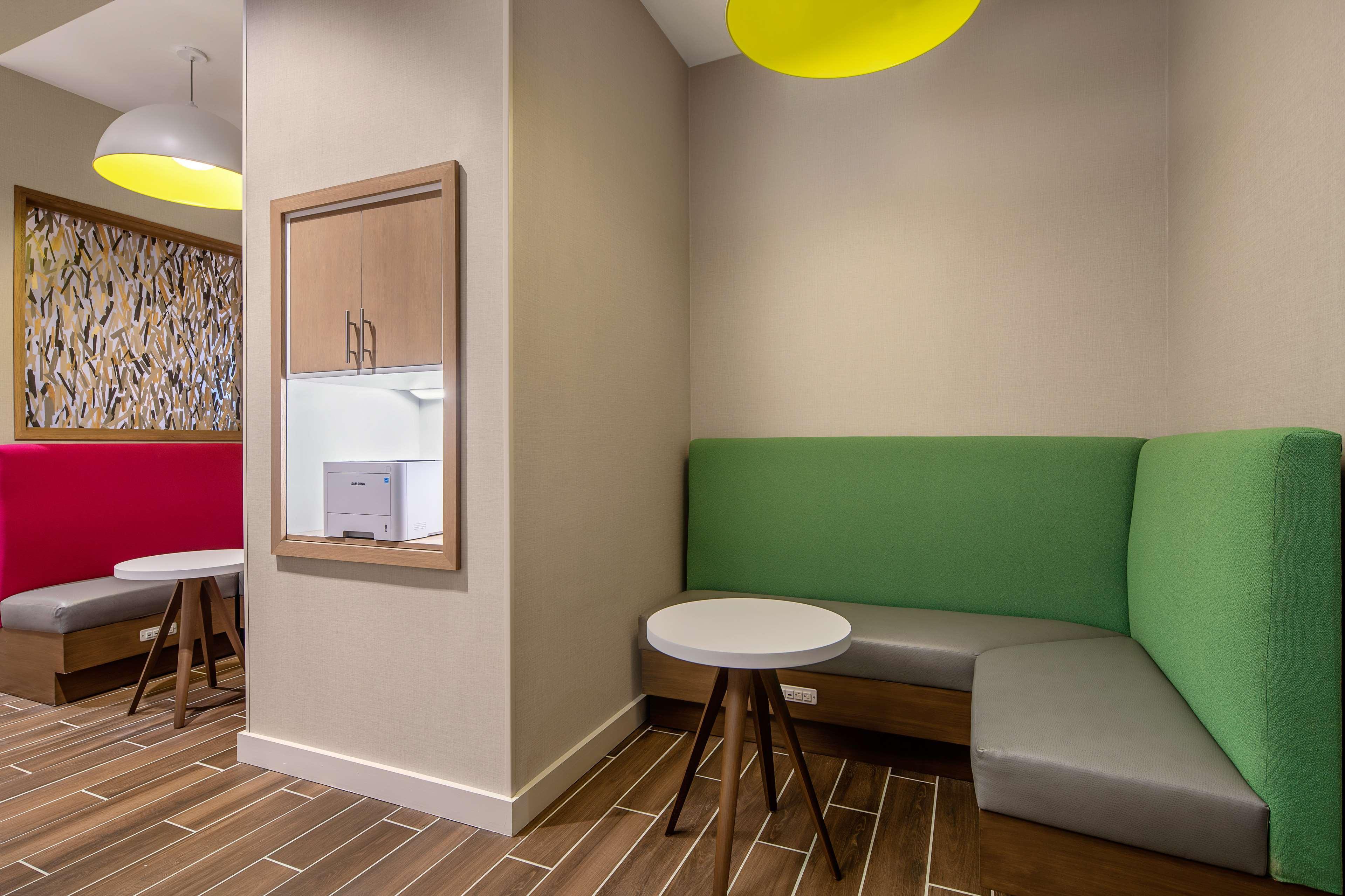 Hampton Inn & Suites Raleigh Midtown, Nc Екстер'єр фото