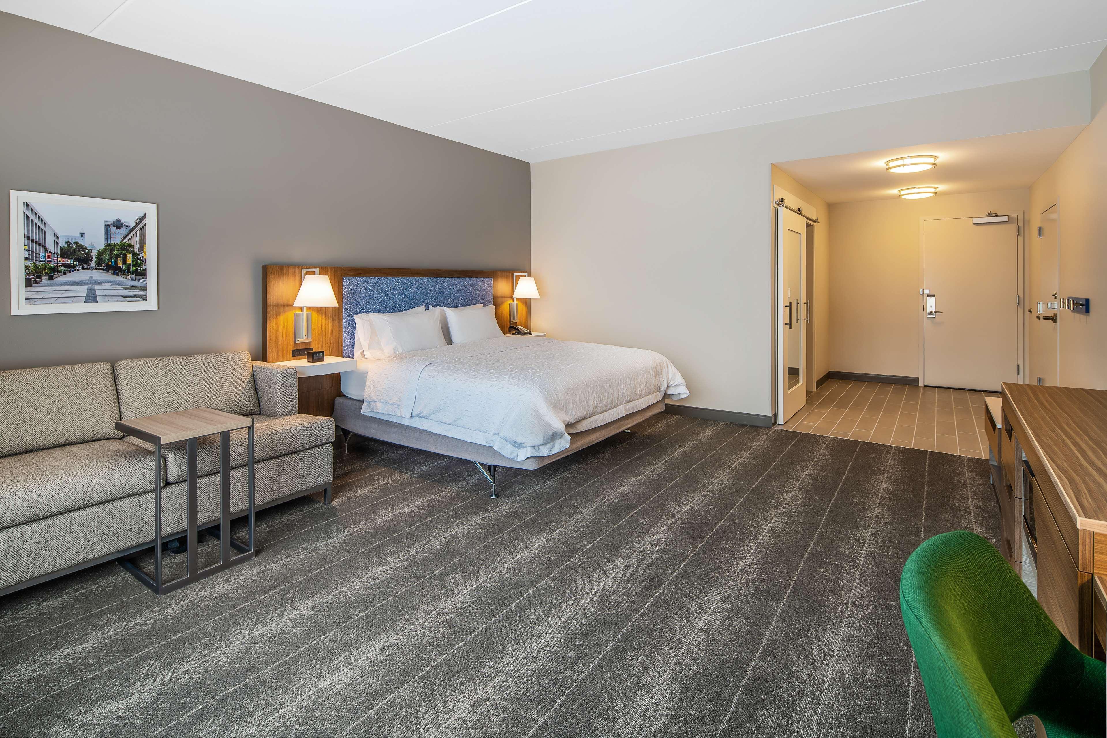 Hampton Inn & Suites Raleigh Midtown, Nc Екстер'єр фото
