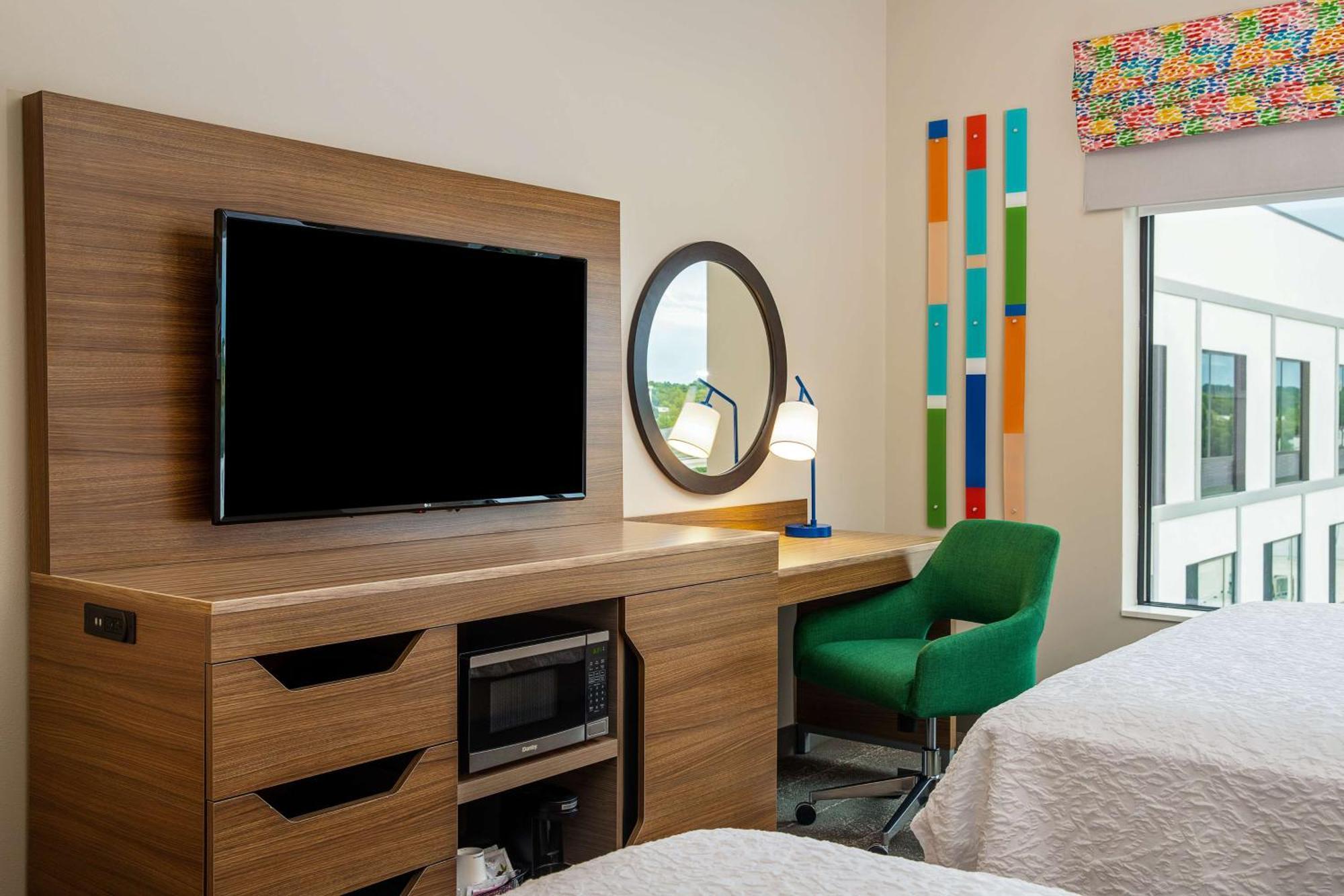 Hampton Inn & Suites Raleigh Midtown, Nc Екстер'єр фото